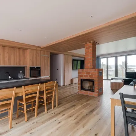 Doma Domasa * Holcikovce