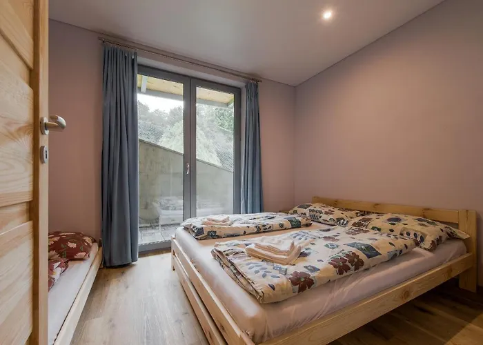 Doma Domasa * Holcikovce