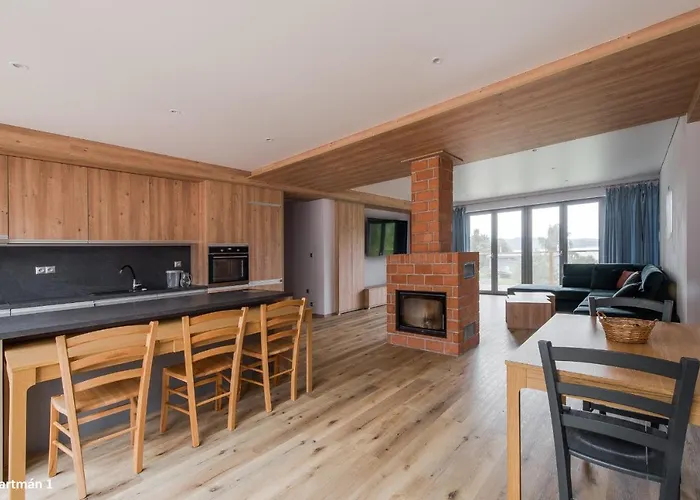 Doma Domasa * Holcikovce